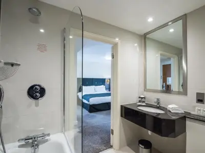 Hotel Interior Photography for Holiday Inn, Kensington. Images Copyright www.edtelling.com