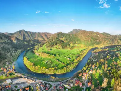 Aerial view of bend of Dunajec river and Sokolica mountain from Szczawnica, Pieniny, Poland
